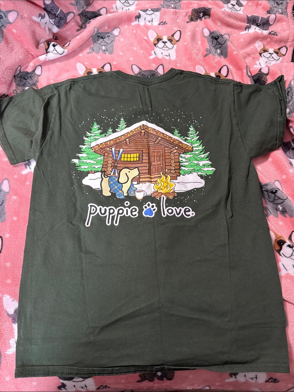 Puppie love Green Cabin Tee